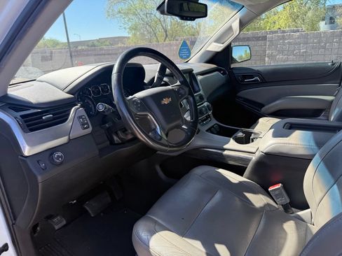 Used 2018 Chevrolet Suburban LT RWD image 15