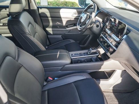 Used 2024 Nissan Pathfinder SL image 15