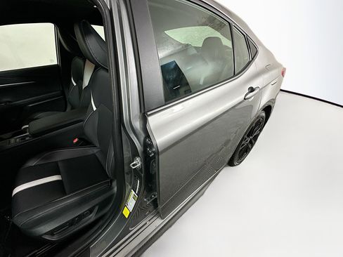 Used 2025 Toyota Camry SE FWD image 12