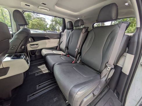 Used 2024 Kia Carnival SX Prestige FWD image 14