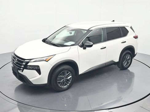 Used 2024 Nissan Rogue S FWD image 29