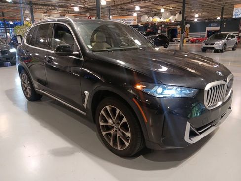 Used 2024 BMW X5 xDrive40i w/ Premium Package AWD/4WD image 1