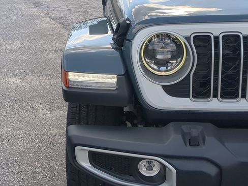 New 2026 Jeep Wrangler Unlimited Sahara AWD/4WD image 8