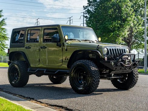 Used 2013 Jeep Wrangler Unlimited Sport AWD/4WD image 4