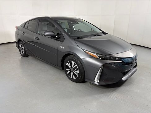 Used 2018 Toyota Prius Prime Premium w/ Carpet Mat Package FWD image 2