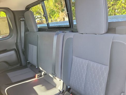 Used 2022 Nissan Titan S image 16