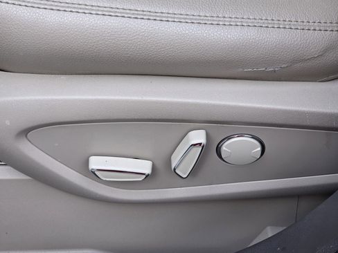 Used 2023 Lincoln Nautilus FWD w/ Premium Package image 15