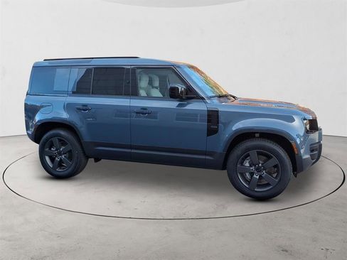 New 2026 Land Rover Defender 110 S image 4