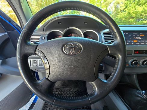 Used 2006 Toyota Tacoma X-Runner RWD image 31