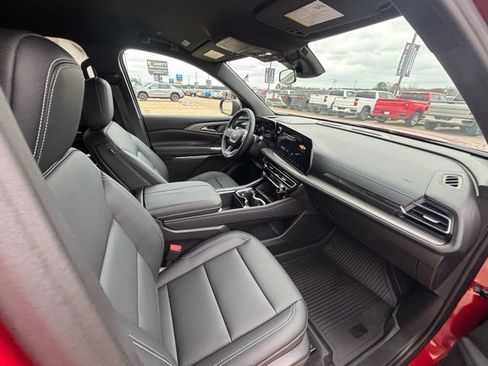 New 2026 Chevrolet Traverse LT w/ LPO, Floor Liner Package image 11