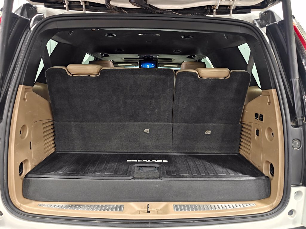 Used 2018 Cadillac Escalade Platinum AWD/4WD image 38