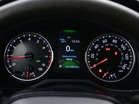 Used 2021 Toyota RAV4 XLE AWD/4WD image 22