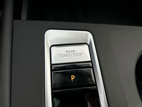 New 2026 Volkswagen Atlas SE image 30