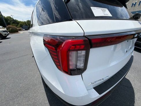 New 2026 Ford Explorer Active w/ Active Comfort Package AWD/4WD image 24