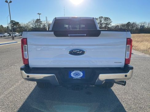 Used 2019 Ford F250 Lariat w/ Chrome Package image 4