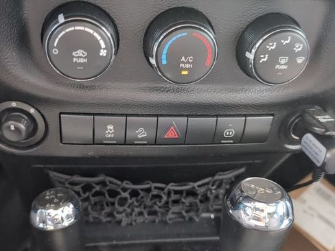 Used 2011 Jeep Wrangler Sahara w/ Trailer Tow Group AWD/4WD image 12