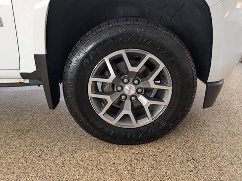 Used 2017 GMC Canyon SLE w/ All Terrain Package AWD/4WD image 21
