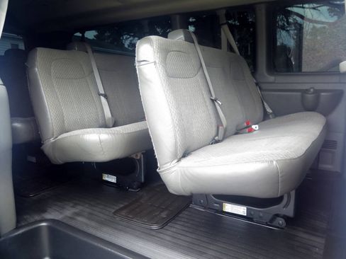Used 2016 Chevrolet Express 3500 LT w/ LT Preferred Equipment Group RWD image 11