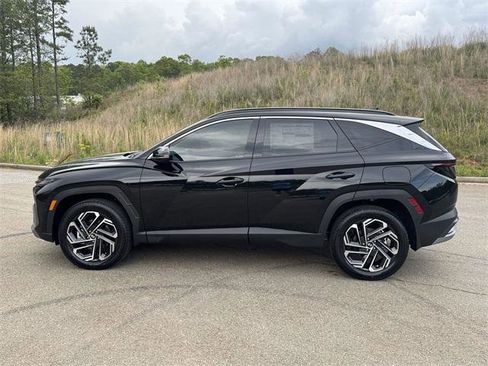 New 2025 Hyundai Tucson Limited image 2