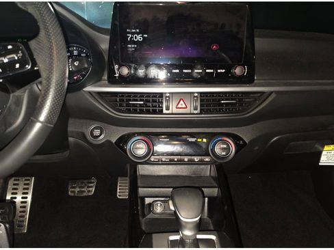 Used 2024 Kia Forte GT-Line image 13