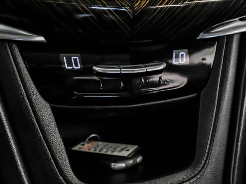 Used 2020 Cadillac XT6 Premium Luxury FWD image 24