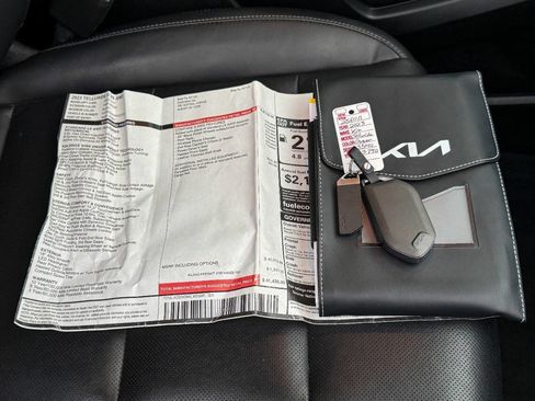 Used 2023 Kia Telluride S image 40