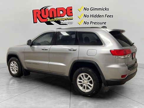 Used 2019 Jeep Grand Cherokee Laredo image 3