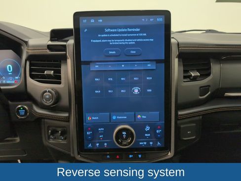 Certified 2023 Ford Expedition Platinum image 32