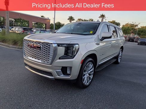 Used 2022 GMC Yukon XL Denali AWD/4WD image 8