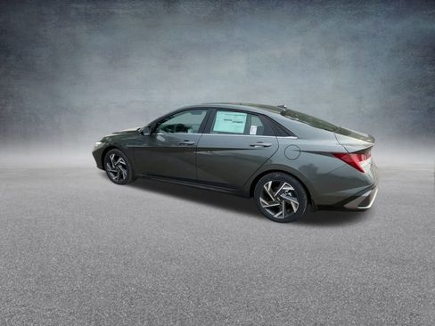 New 2025 Hyundai Elantra Limited image 15