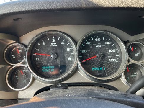 Used 2011 Chevrolet Silverado 2500 LT w/ Interior Plus Package image 12