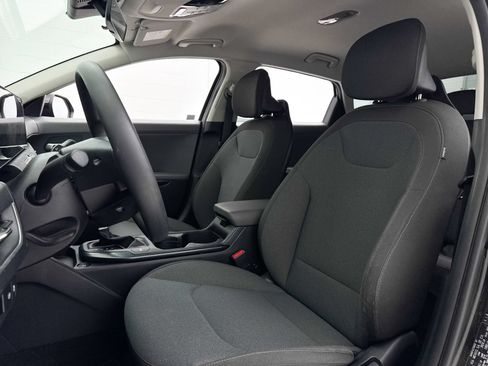 Certified 2025 Kia K4 FWD image 18