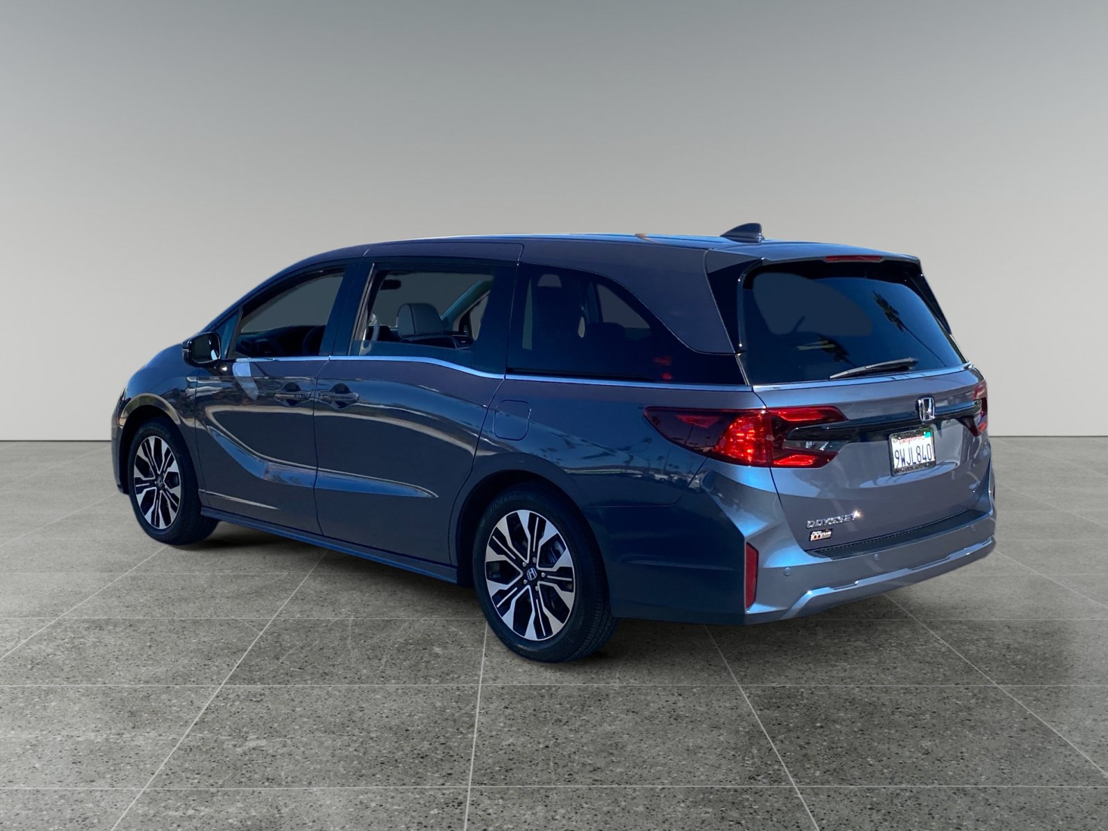 Used 2026 Honda Odyssey Elite image 3