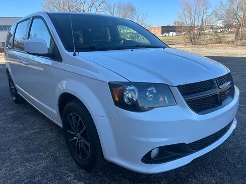 Used 2018 Dodge Grand Caravan SXT w/ Driver Convenience Group image 8