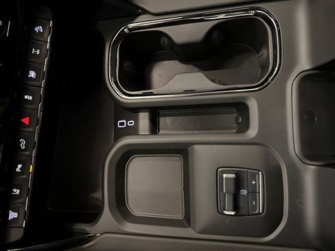 Used 2024 GMC Sierra 2500 AT4X image 30