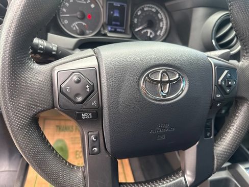 Used 2019 Toyota Tacoma TRD Sport w/ TRD Premium Sport Package AWD/4WD image 24