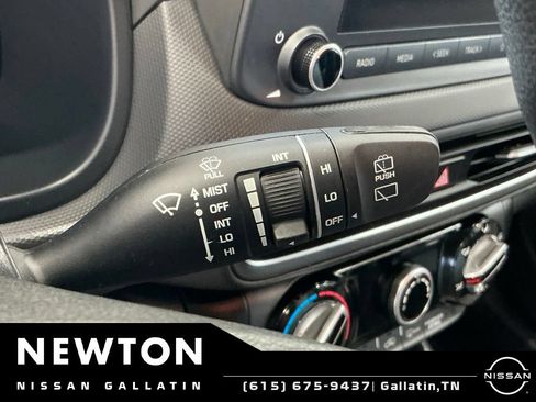 Used 2023 Hyundai Kona SEL FWD image 28