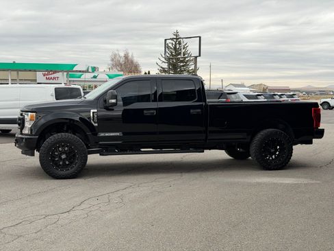 Used 2022 Ford F350 XLT w/ Black Appearance Package image 10