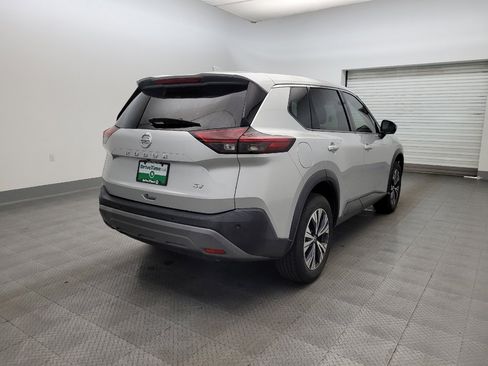 Used 2021 Nissan Rogue SV FWD image 9