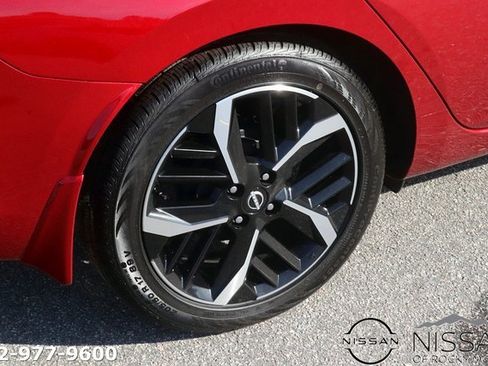 New 2025 Nissan Versa SR w/ Trunk Package image 7