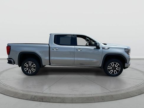 Used 2025 GMC Sierra 1500 AT4 w/ Technology Package AWD/4WD image 9