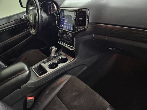 Used 2020 Jeep Grand Cherokee Altitude RWD image 29