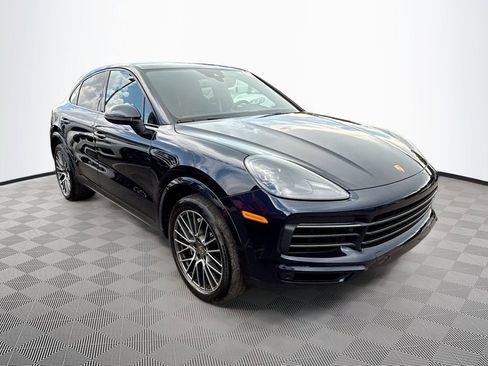 Used 2022 Porsche Cayenne Platinum Edition image 4