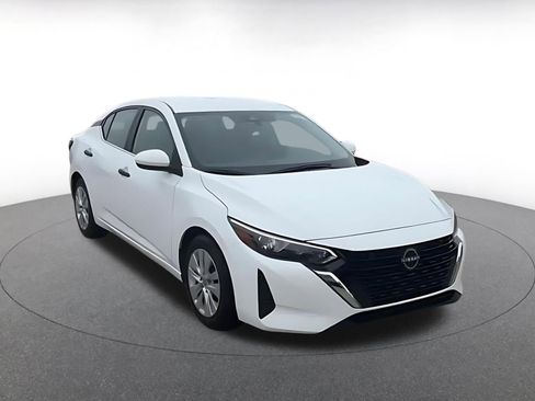 Used 2025 Nissan Sentra S image 3