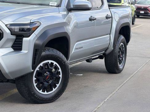 Certified 2024 Toyota Tacoma TRD Off-Road AWD/4WD image 3