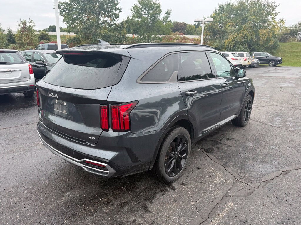 Used 2023 Kia Sorento SX AWD/4WD image 3