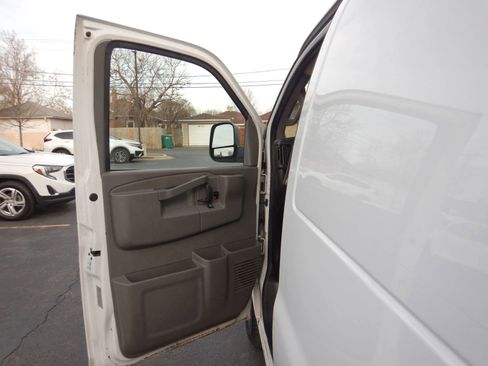 Used 2019 GMC Savana 2500 image 11