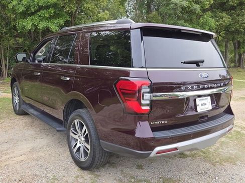 Used 2024 Ford Expedition Limited RWD image 12