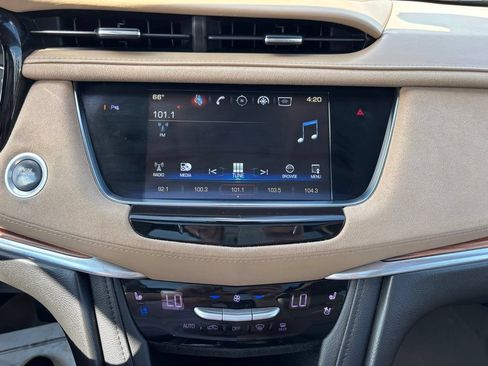 Used 2018 Cadillac XT5 Platinum AWD/4WD image 22