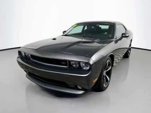Used 2014 Dodge Challenger R/T RWD image 10
